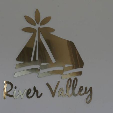 River Valley Resort แอทน่าน Kültér fotó