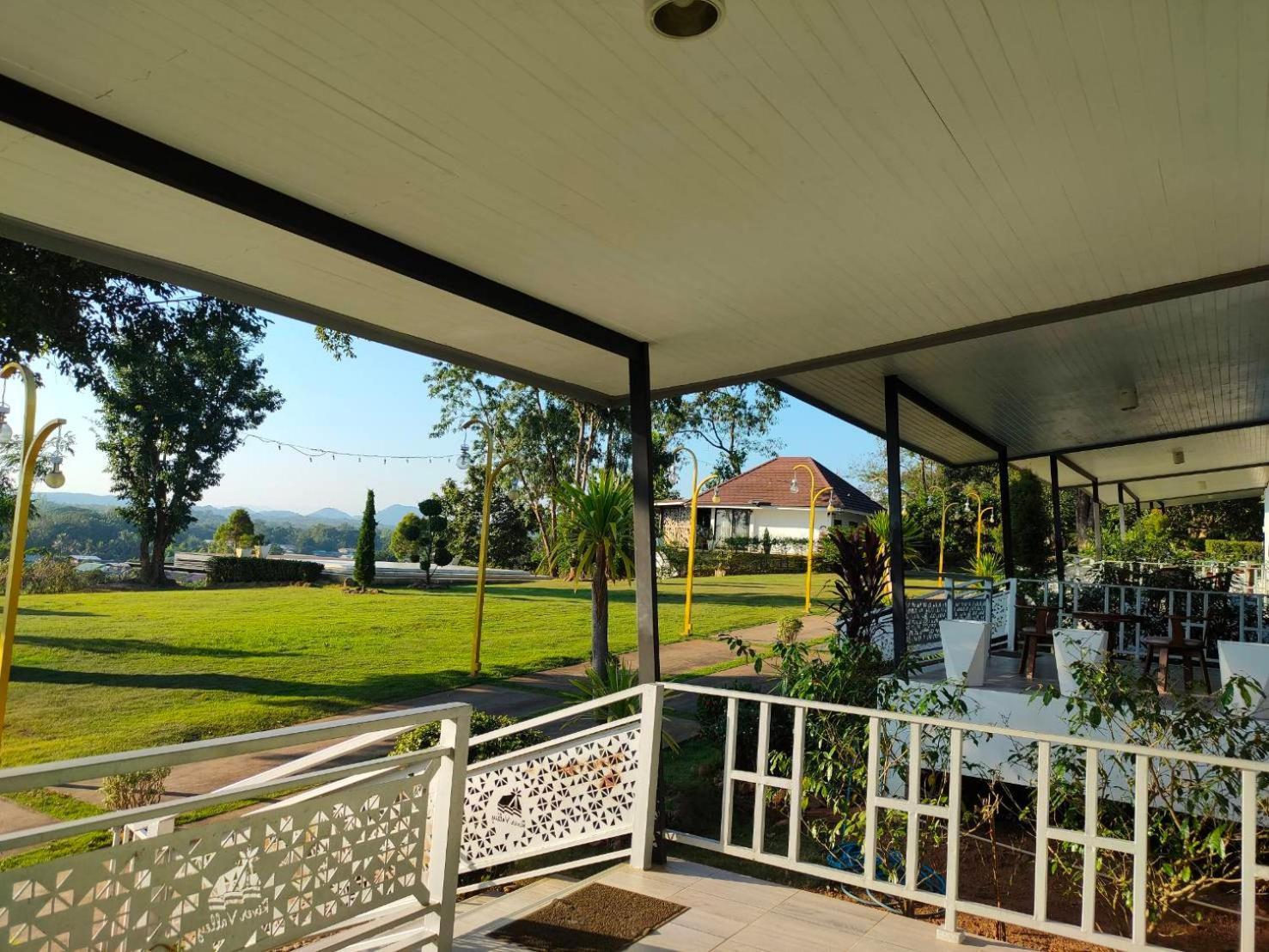 River Valley Resort แอทน่าน Kültér fotó