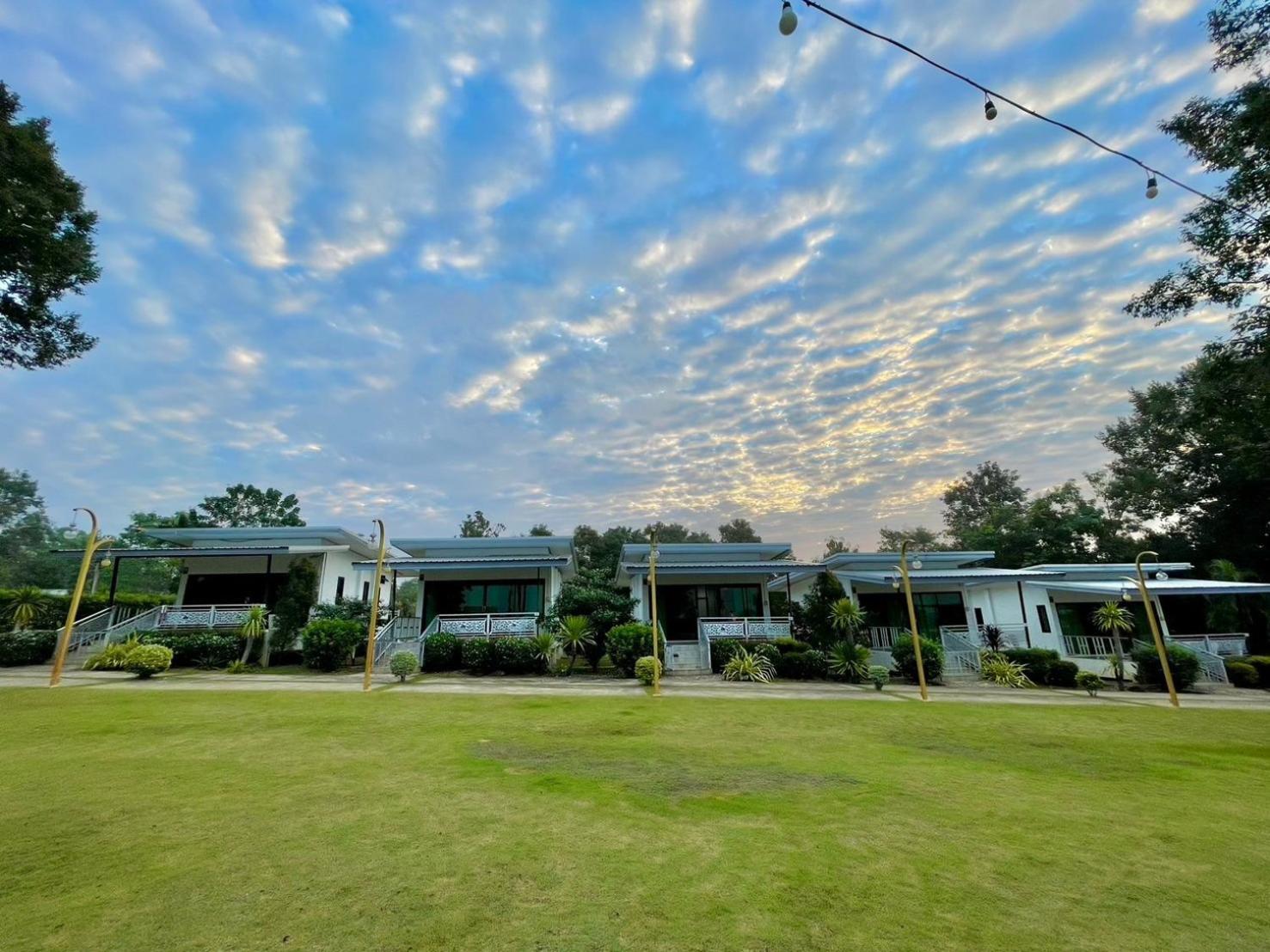 River Valley Resort แอทน่าน Kültér fotó